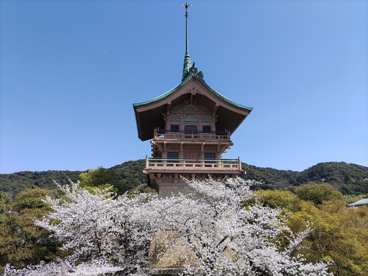 Gion Ryokan Karaku Киото Екстериор снимка