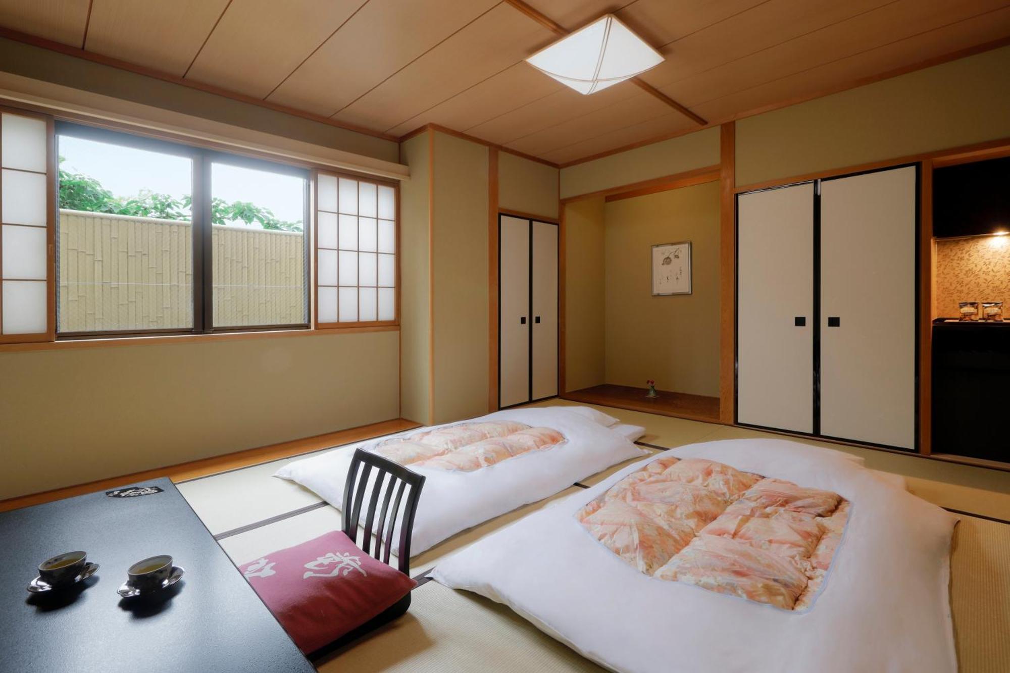 Gion Ryokan Karaku Киото Екстериор снимка