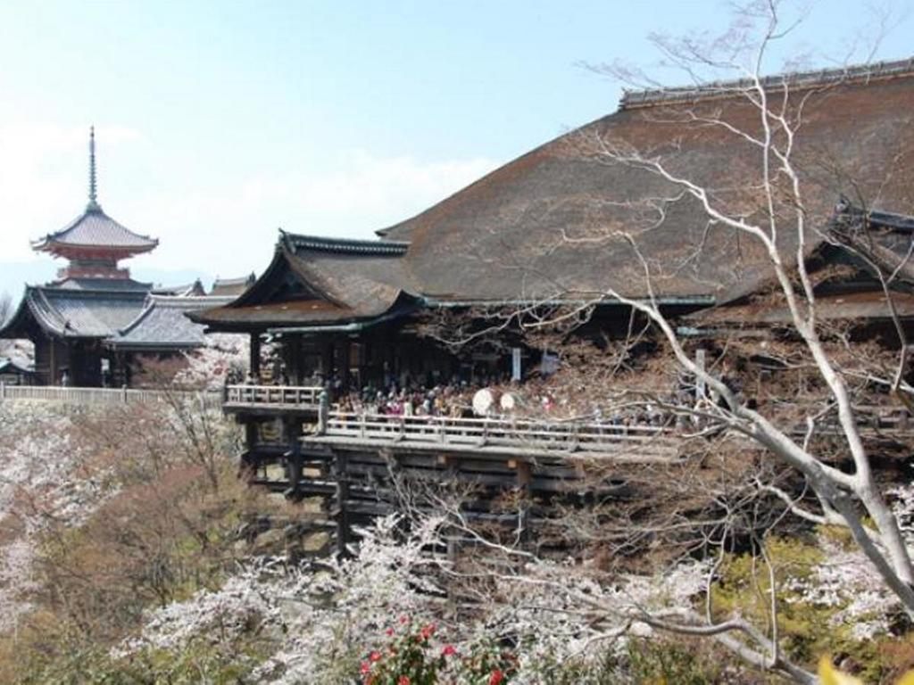 Gion Ryokan Karaku Киото Екстериор снимка